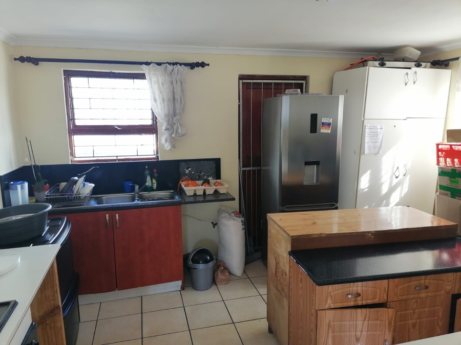 6 Bedroom Property for Sale in Silwood Heights Western Cape